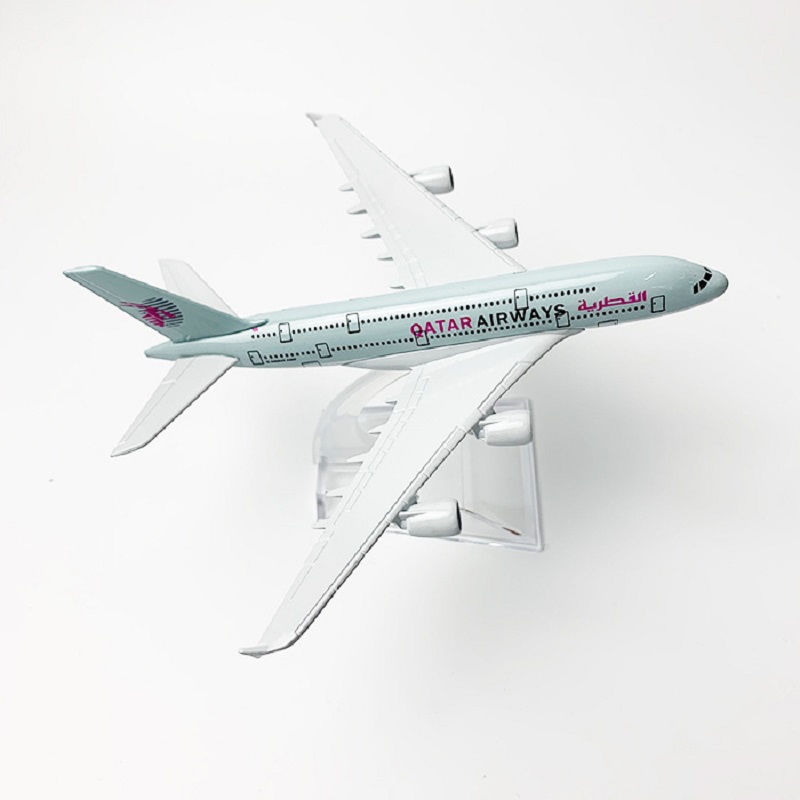 Модель самолета Qatar Airways  – обзор и цена Model Kit Aircraft