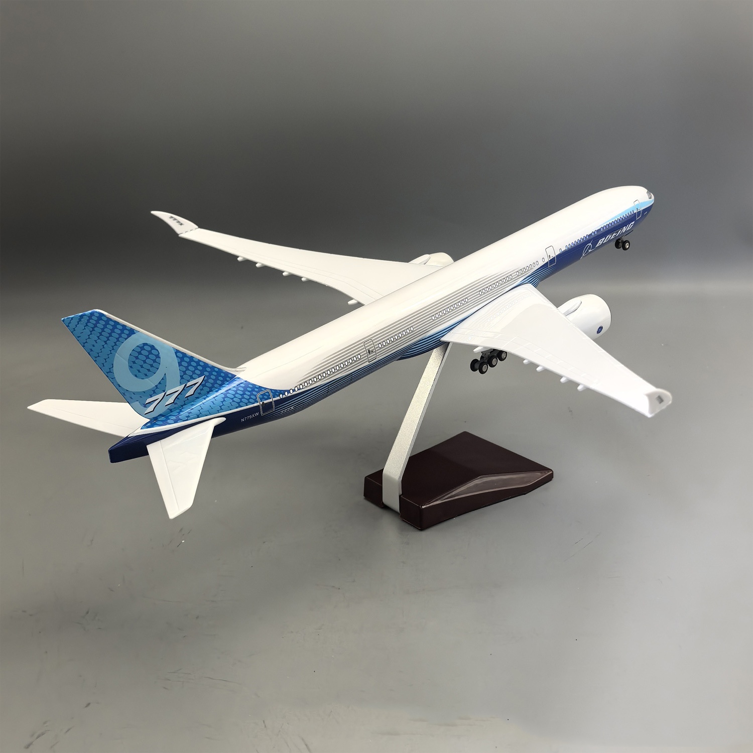 47 см, масштаб 1/157, крупнома – обзор и цена Model Kit Aircraft